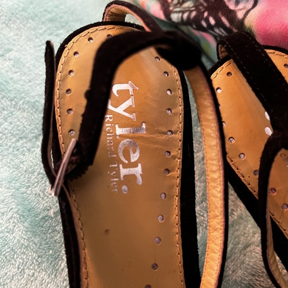 Tyler by Richard Tyler fancy dress high heels sz 8.5 like new worn twice - Picture 5 of 9